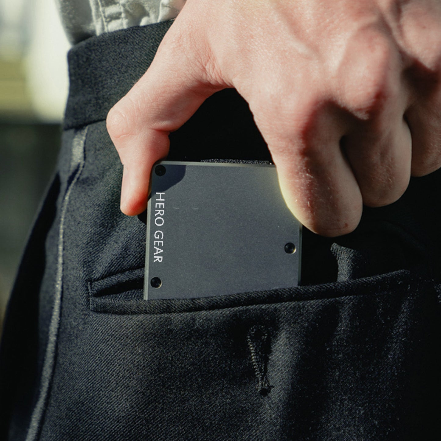 HERO GEAR Men's Minimalist Wallet - Black