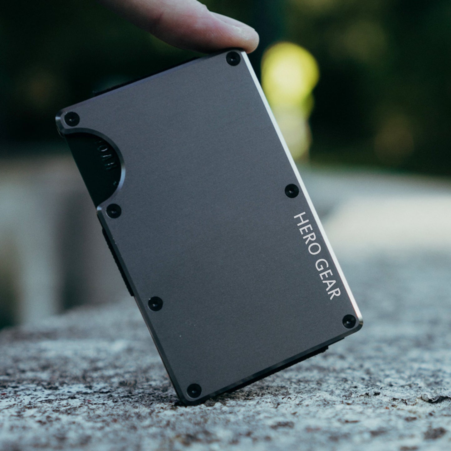 HERO GEAR Men's Minimalist Wallet - Black